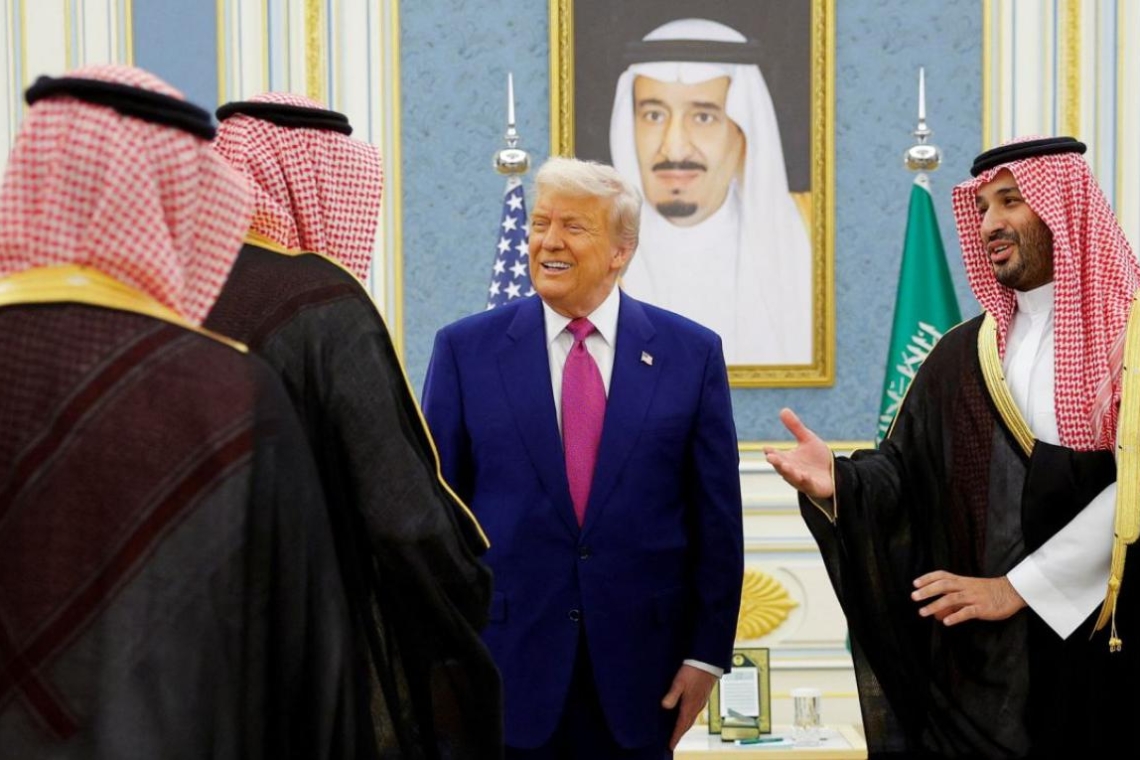 https://www.parapolitika.gr/images/640x360/jpg/files/2025-05-13/trump-saoudiki-arabia.jpg